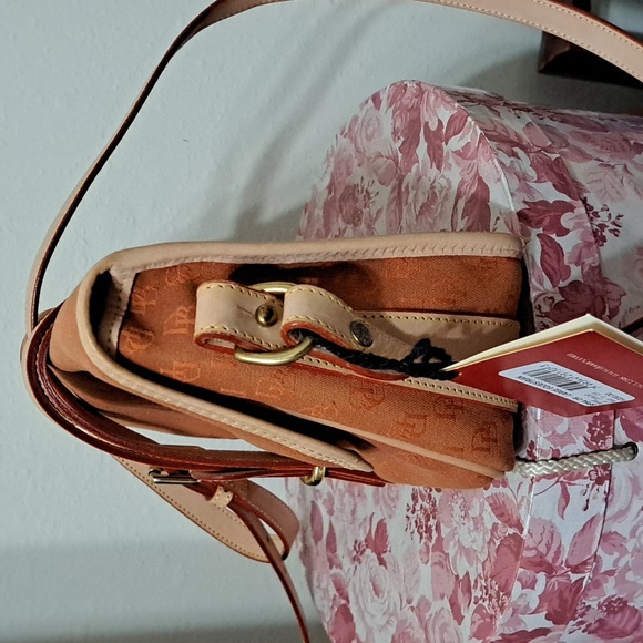 Dooney & Bourke Large Orange Fabric Equestrian Shoulder Bag - Picture 2 of 6